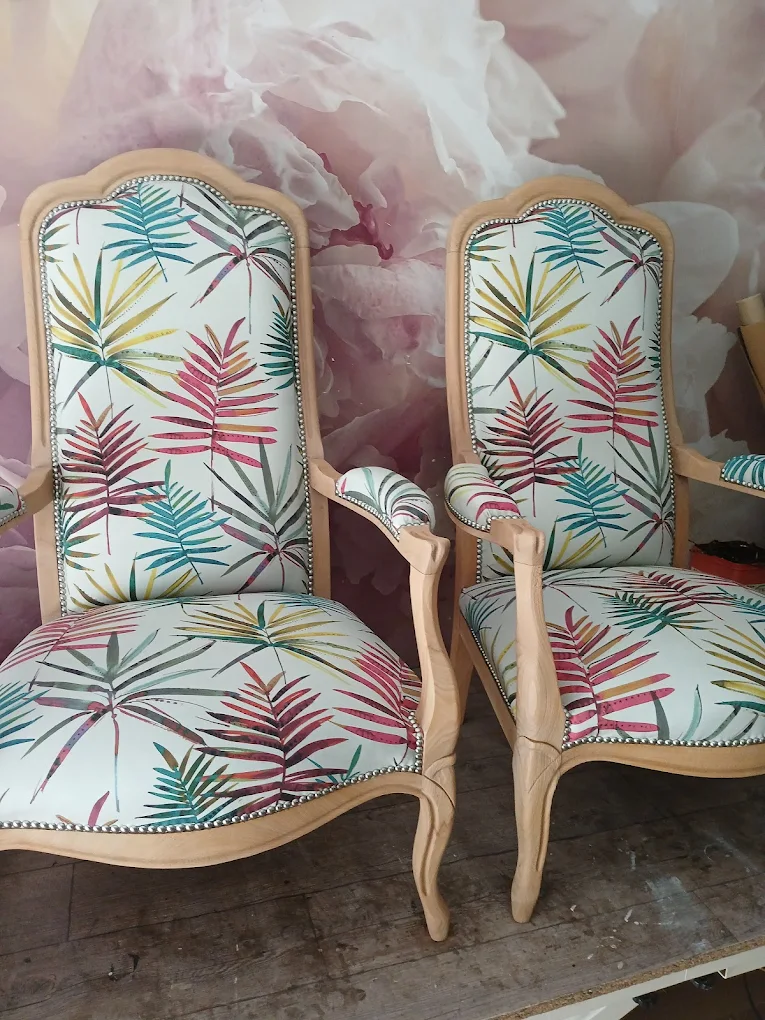 Fauteuils à motif feuillage restaurés